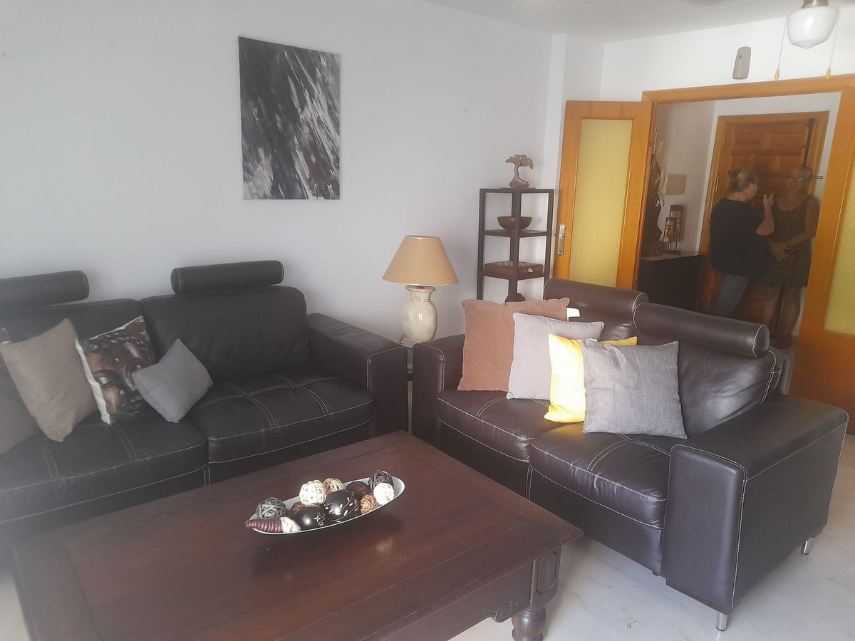 https://cdn.resales-online.com/public/7rg1k5rn6p/properties/fdf88c8405ab11eda97d0217bc231ef4/w1200/1-7980e48d732b6fc85c14b43b94d2aa54.jpg?v=1659773964