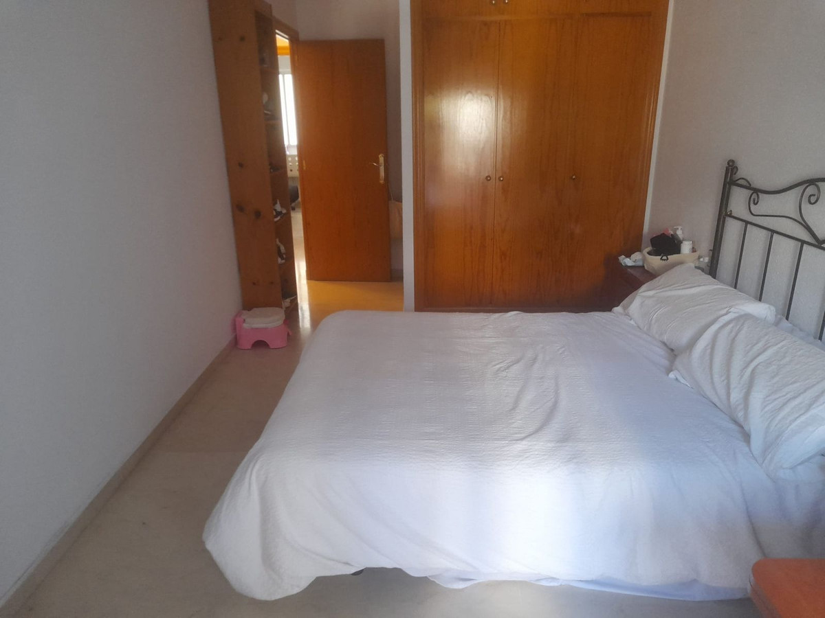 https://cdn.resales-online.com/public/7rg1k5rn6p/properties/fdf88c8405ab11eda97d0217bc231ef4/w1200/5-3595ad71cbd87be6c3643a4285ef4791.jpg?v=1659773964