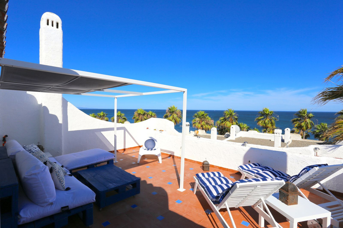 https://cdn.resales-online.com/public/a9figrji1h/properties/ff3d8a6c17d111eda97d0217bc231ef4/w1200/1-7980e48d732b6fc85c14b43b94d2aa54.jpg?v=1660646037