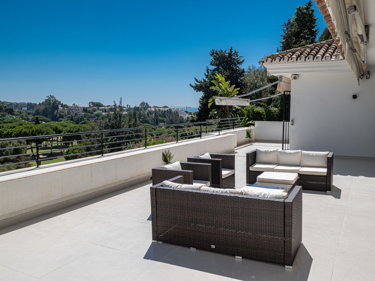 https://cdn.resales-online.com/public/jnufkp0j3k/properties/cc85b32f275411edad230217bc231ef4/w1200/1-7980e48d732b6fc85c14b43b94d2aa54.jpg?v=1661751667