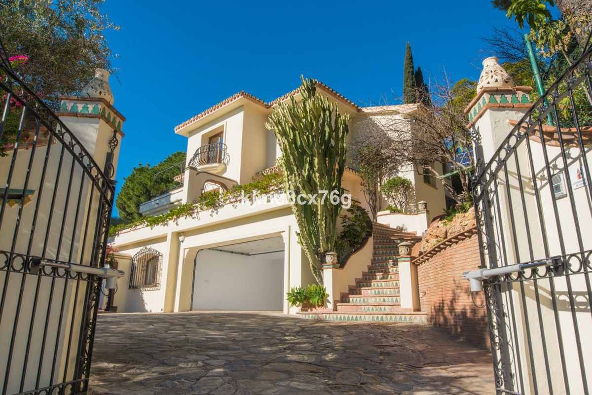 https://cdn.resales-online.com/public/kjmc8cx76g/properties/6c959f07752b11eca97d0217bc231ef4/w1200/1-7980e48d732b6fc85c14b43b94d2aa54.jpg?v=1642188036