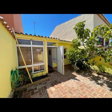 https://cdn.resales-online.com/public/tvd64zcaq6/properties/0b48100a2da011edad230217bc231ef4/w1200/1-7980e48d732b6fc85c14b43b94d2aa54.jpg?v=1662443692