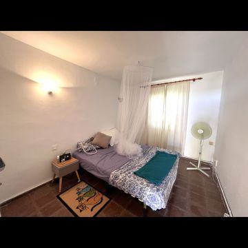 https://cdn.resales-online.com/public/tvd64zcaq6/properties/0b48100a2da011edad230217bc231ef4/w1200/7-aa4cc561180b369757c0bb4af9886cd3.jpg?v=1662443692