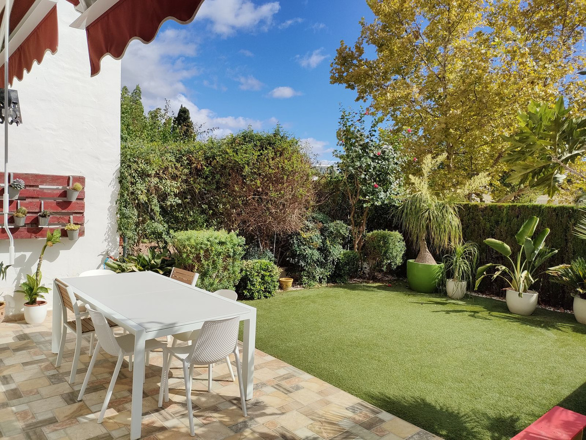 https://cdn.resales-online.com/public/dfxpnjwu0p/properties/d820546634fc11edad230217bc231ef4/w1200/1-7980e48d732b6fc85c14b43b94d2aa54.jpg?v=1663322084