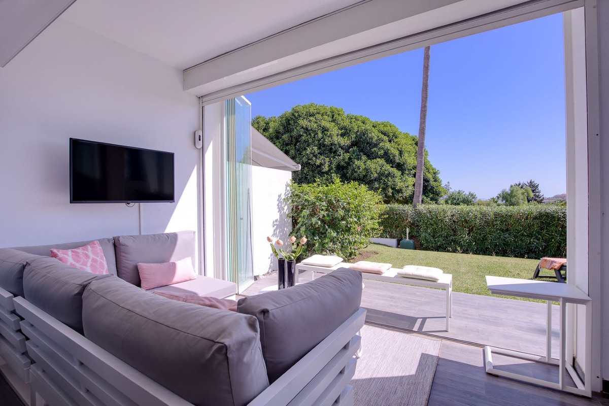 https://cdn.resales-online.com/public/0741nl4ih1/properties/37b06c0e3e3611edad230217bc231ef4/w1200/1-7980e48d732b6fc85c14b43b94d2aa54.jpg?v=1664268433