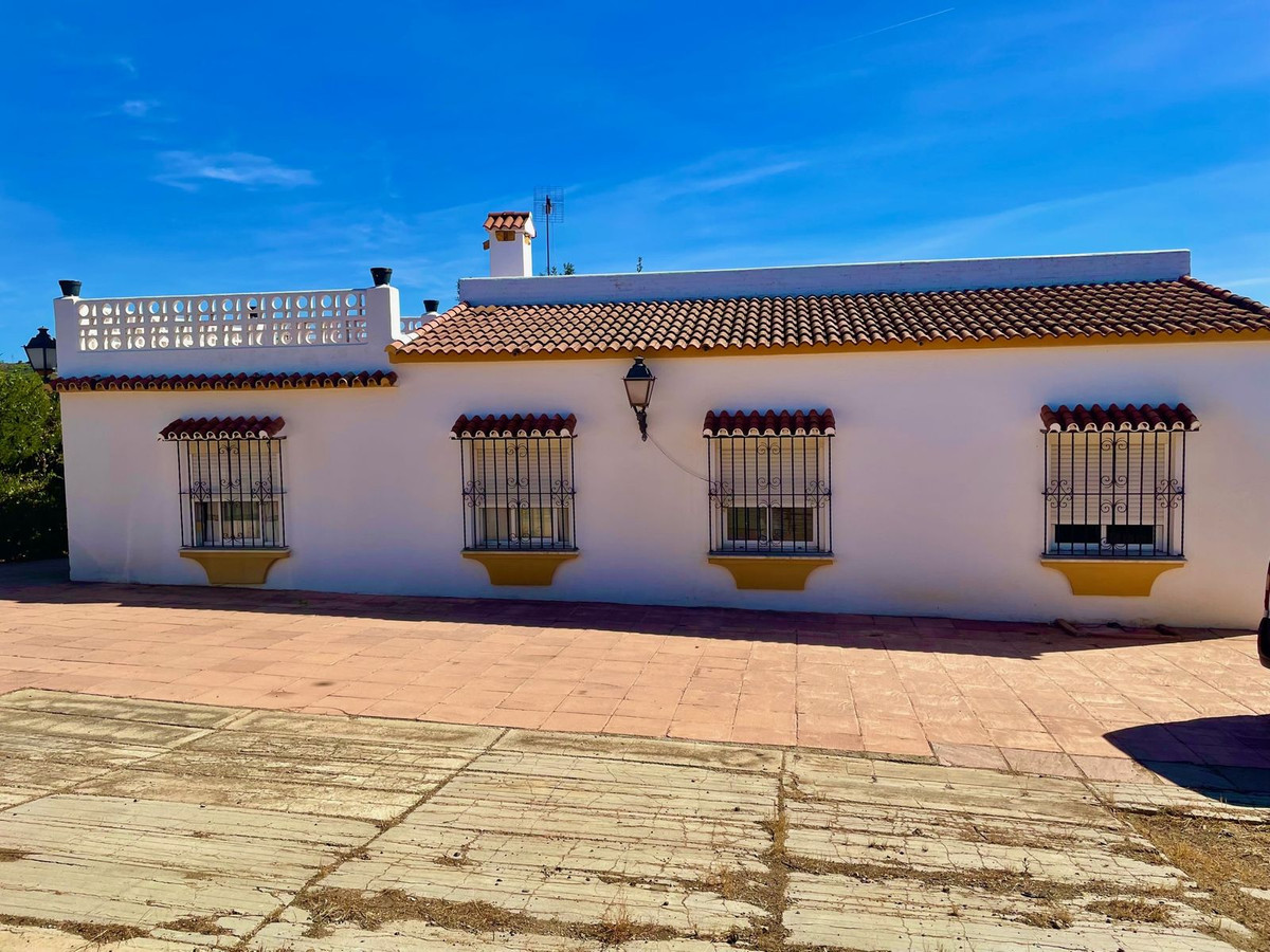 https://cdn.resales-online.com/public/gkhps3hiov/properties/428fe56c3d6d11edad230217bc231ef4/w1200/1-7980e48d732b6fc85c14b43b94d2aa54.jpg?v=1664797105