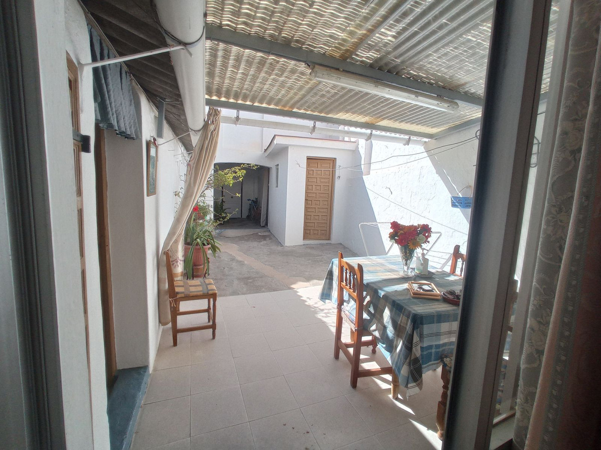 https://cdn.resales-online.com/public/z3kca7jhwc/properties/e314ae4a43d911ed98460217bc231ef4/w1200/1-7980e48d732b6fc85c14b43b94d2aa54.jpg?v=1664887665