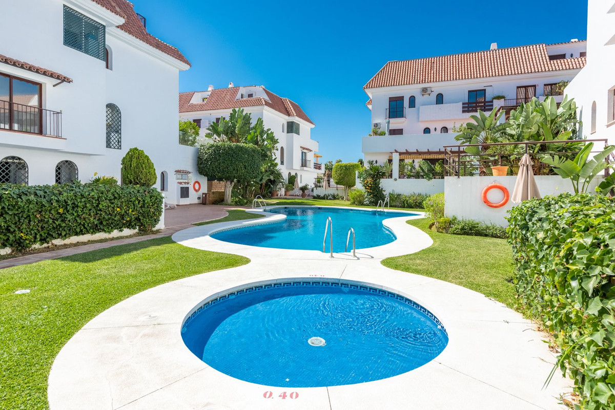 https://cdn.resales-online.com/public/cdugn808as/properties/ea95061b3dc211edad230217bc231ef4/w1200/7-aa4cc561180b369757c0bb4af9886cd3.jpg?v=1664896005