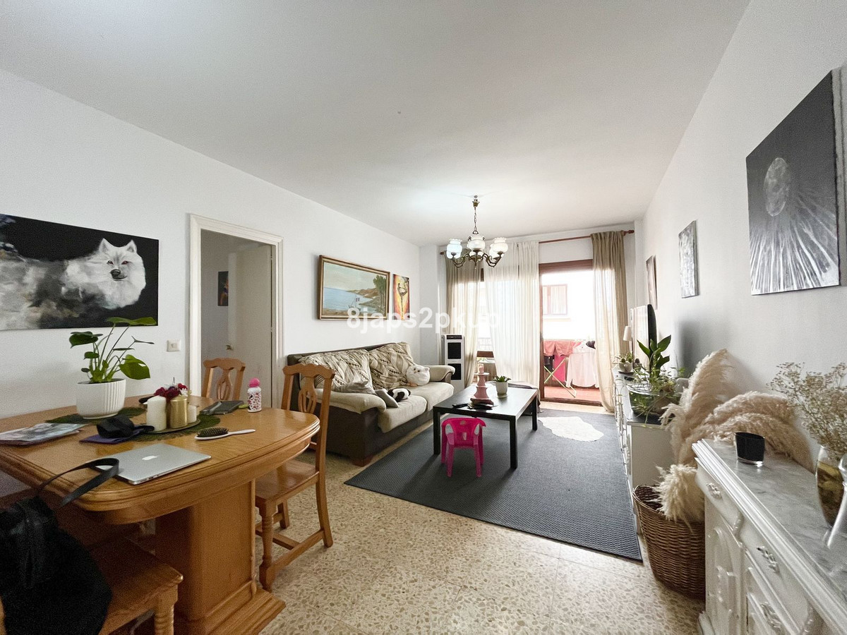 https://cdn.resales-online.com/public/8japs2pkup/properties/4d75fd611a4111eda97d0217bc231ef4/w1200/1-7980e48d732b6fc85c14b43b94d2aa54.jpg?v=1660316268
