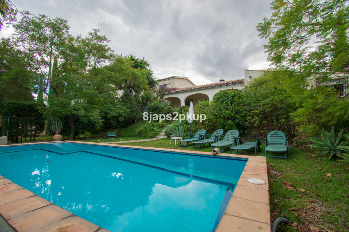 https://cdn.resales-online.com/public/8japs2pkup/properties/fhzjbfcuzcpvoxc/w1200/1-7980e48d732b6fc85c14b43b94d2aa54.jpg?v=1588763168