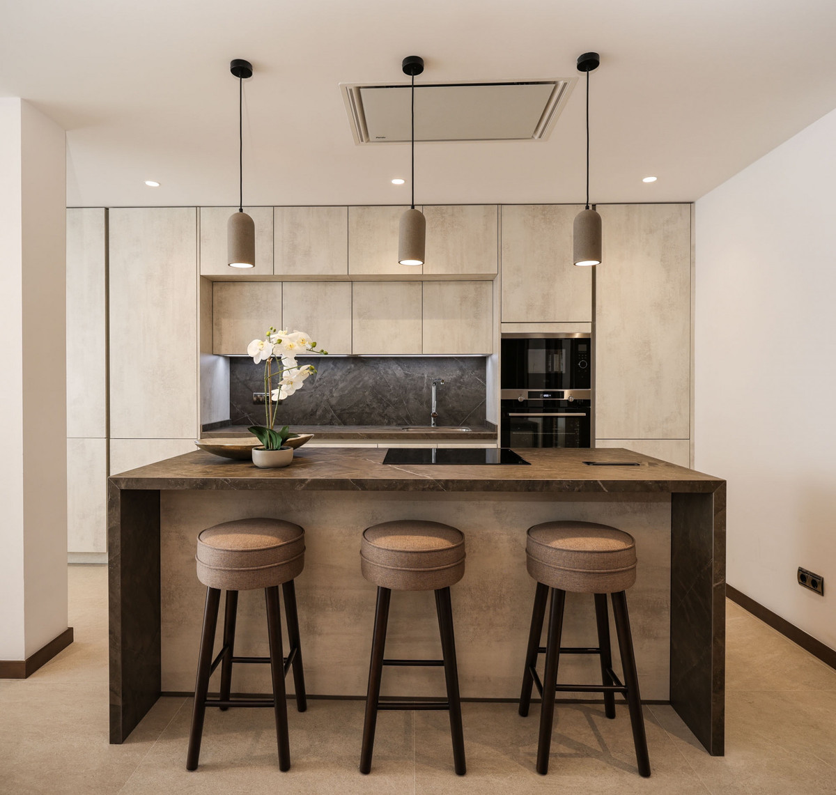 https://cdn.resales-online.com/public/jja1jz8h5h/properties/4998ce9d50fb11ed98460217bc231ef4/w1200/1-7980e48d732b6fc85c14b43b94d2aa54.jpg?v=1666331171