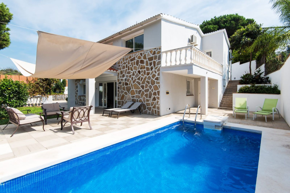 https://cdn.resales-online.com/public/0741nl4ih1/properties/26f8bc7b5aa811ed98460217bc231ef4/w1200/1-7980e48d732b6fc85c14b43b94d2aa54.jpg?v=1667395520