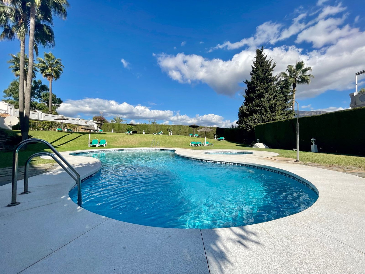 https://cdn.resales-online.com/public/92cqrna9i0/properties/fae0676a61c811ed98460217bc231ef4/w1200/3-e898b2bb2a2fdfd06d2c39894dce8316.jpg?v=1668186709
