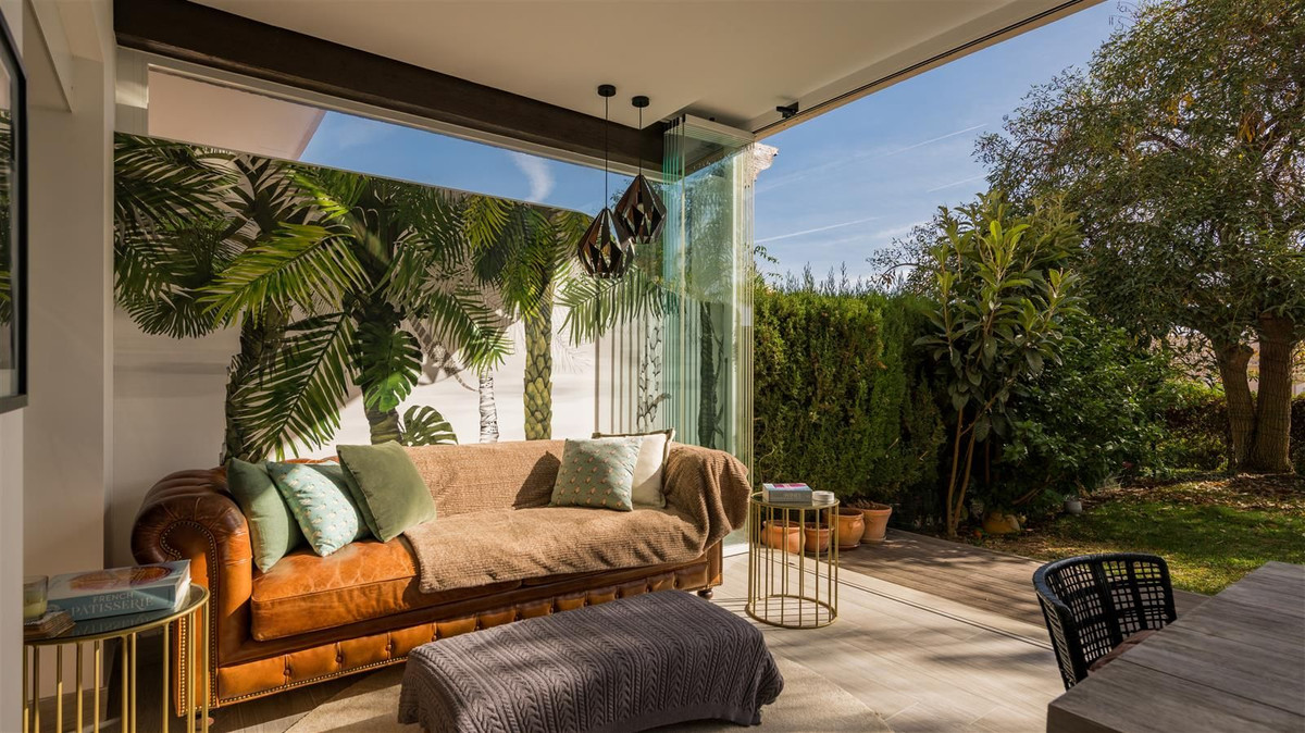 https://cdn.resales-online.com/public/b3evhsn1uj/properties/8185c65b666d11ed98460217bc231ef4/w1200/15-11d12f2f454f2f5e9b981fdd8b901d51.jpg?v=1668689605