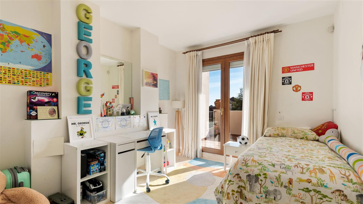 https://cdn.resales-online.com/public/b3evhsn1uj/properties/8185c65b666d11ed98460217bc231ef4/w1200/24-613bbc26f32d7013d348ef202dd30a43.jpg?v=1668689605