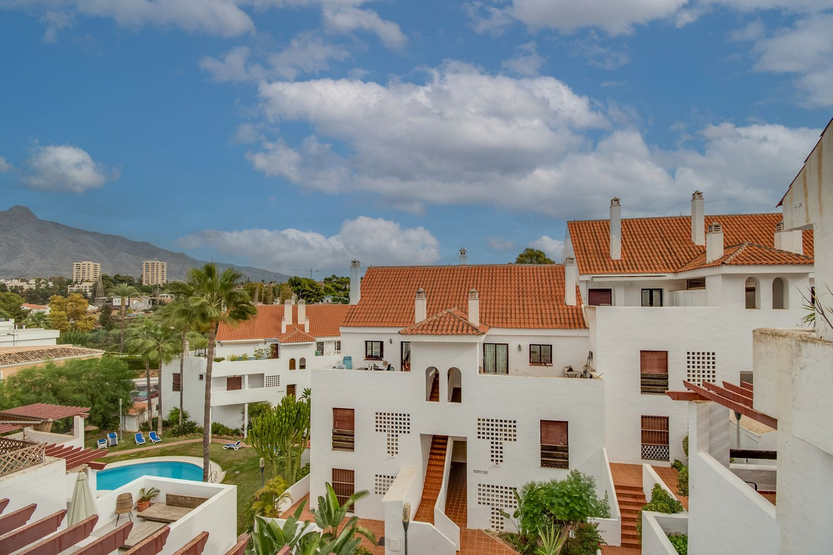 https://cdn.resales-online.com/public/v8b00unuc7/properties/22f1db5965ae11ed98460217bc231ef4/w1200/2-5bd7b9d04b45e33852eaf0ec6670150d.jpg?v=1669120618