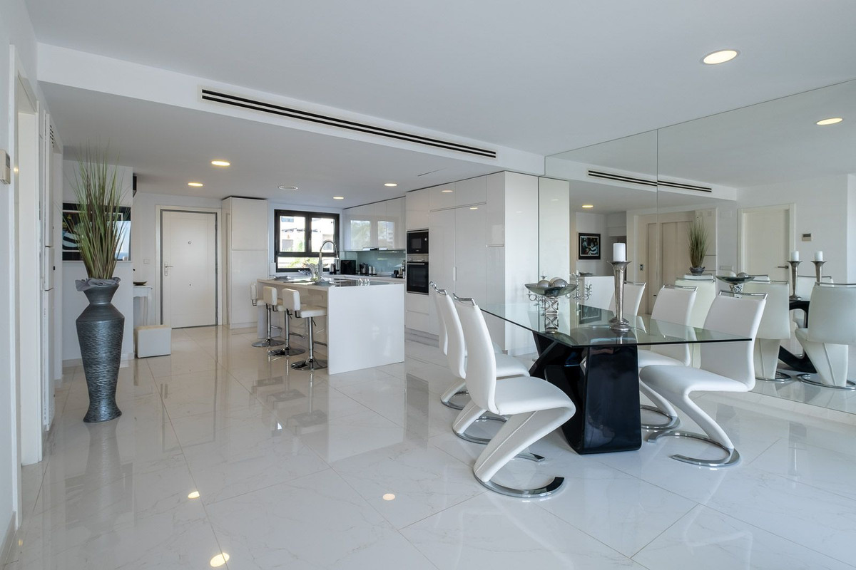 https://cdn.resales-online.com/public/6ocoehzhpl/properties/795661716cba11ed98460217bc231ef4/w1200/1-7980e48d732b6fc85c14b43b94d2aa54.jpg?v=1669383448