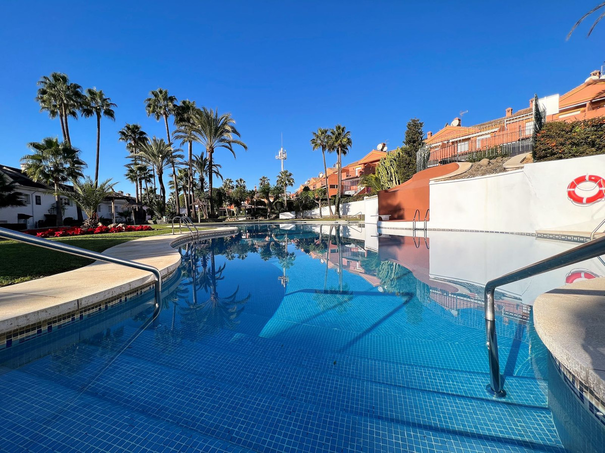 https://cdn.resales-online.com/public/l5qiehb852/properties/c333f8dd77b611ed98460217bc231ef4/w1200/1-7980e48d732b6fc85c14b43b94d2aa54.jpg?v=1670593761