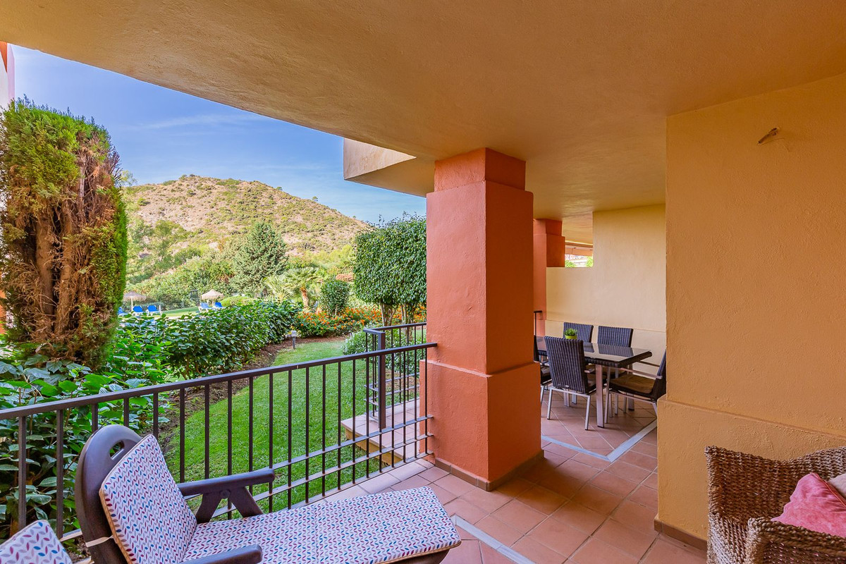 https://cdn.resales-online.com/public/sdgb87dcla/properties/82f385a3641711ed98460217bc231ef4/w1200/1-7980e48d732b6fc85c14b43b94d2aa54.jpg?v=1668432769