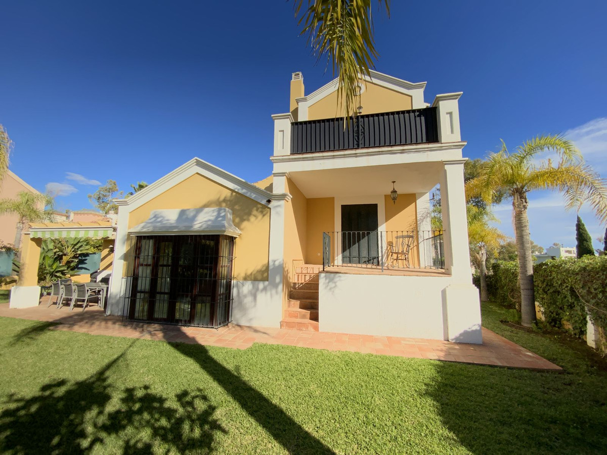 https://cdn.resales-online.com/public/11ri1gpymy/properties/4ef1c7a5600411ed98460217bc231ef4/w1200/1-7980e48d732b6fc85c14b43b94d2aa54.jpg?v=1668032369