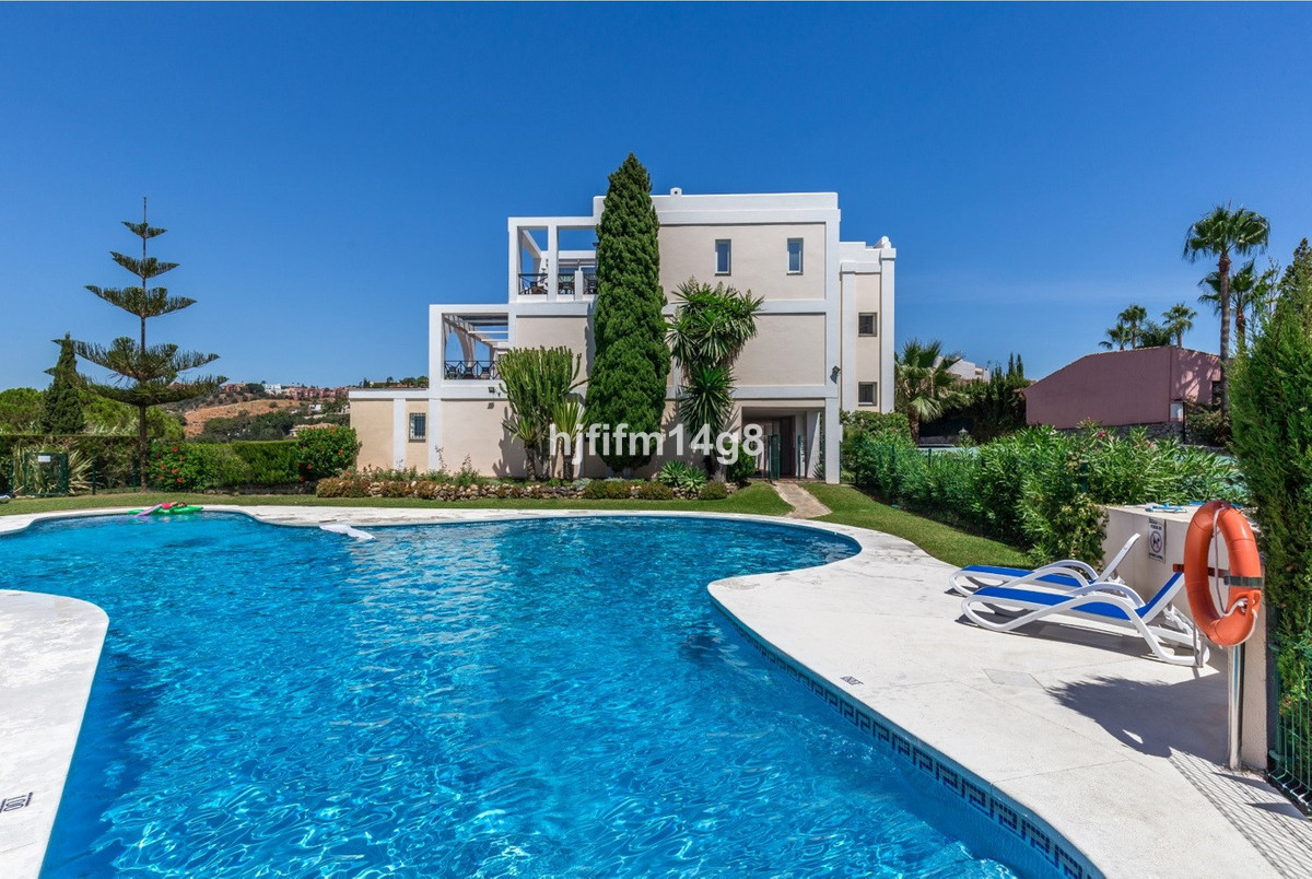 https://cdn.resales-online.com/public/hjfifm14g8/properties/1b3af44f9c6f11eda53f0217bc231ef4/w1200/1-7980e48d732b6fc85c14b43b94d2aa54.jpg?v=1674627252