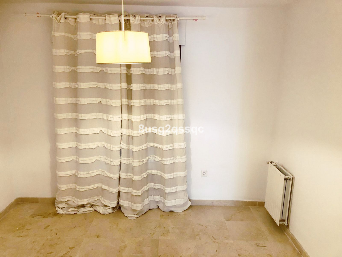 https://cdn.resales-online.com/public/8usg2qssqc/properties/bb7972c99bd911eda53f0217bc231ef4/w1200/17-dd5fcd4f0eb487dfa3803f7e20814c0e.jpg?v=1674756887