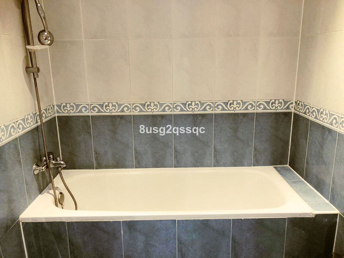 https://cdn.resales-online.com/public/8usg2qssqc/properties/bb7972c99bd911eda53f0217bc231ef4/w1200/20-d1f7658cbe4ba6cd8666fec30fba80ad.jpg?v=1674756887