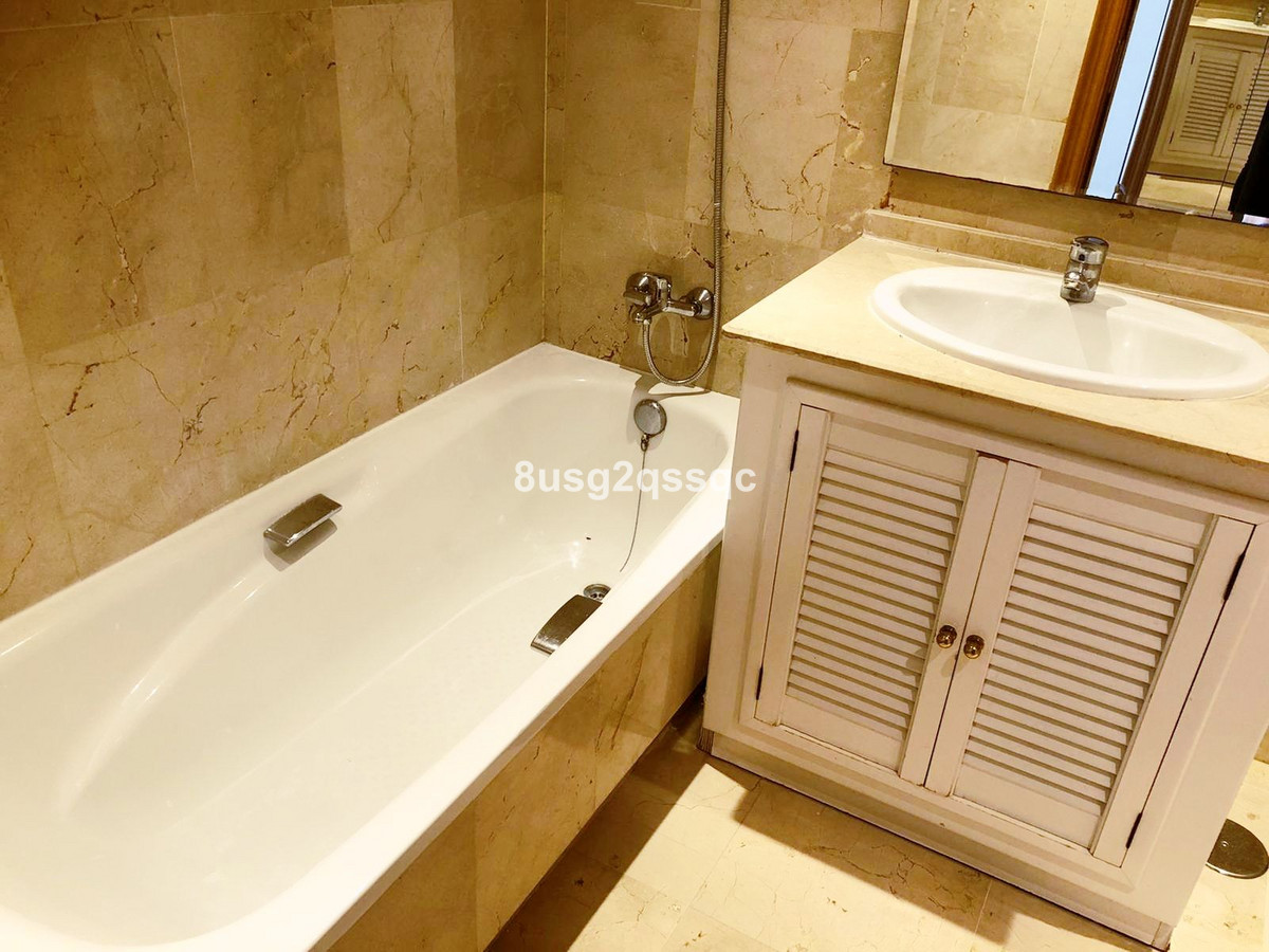 https://cdn.resales-online.com/public/8usg2qssqc/properties/bb7972c99bd911eda53f0217bc231ef4/w1200/21-2c707e7c511429b4f8ec4ee5f221ddb6.jpg?v=1674756887