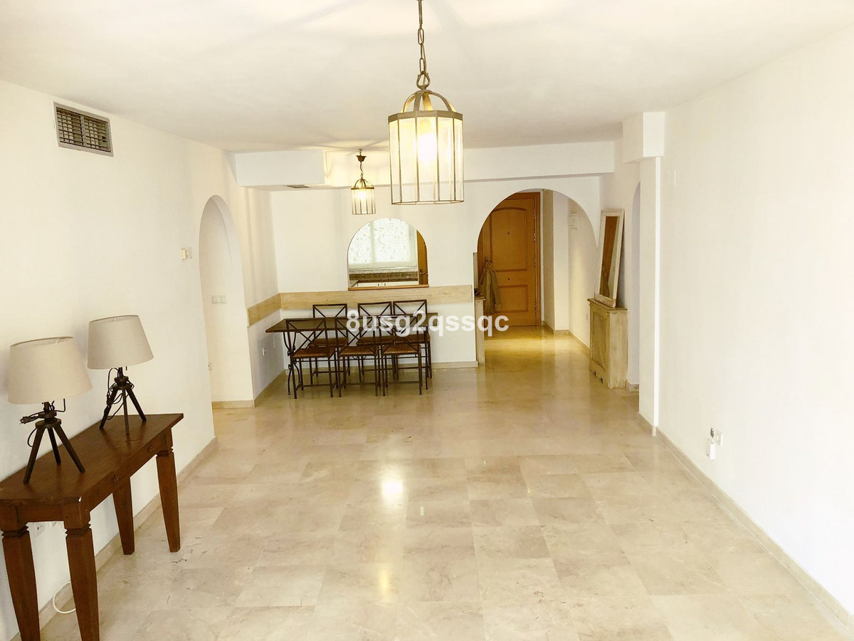 https://cdn.resales-online.com/public/8usg2qssqc/properties/bb7972c99bd911eda53f0217bc231ef4/w1200/37-1d70d218e897435ff17cdff8e99bb5bf.jpg?v=1674756887