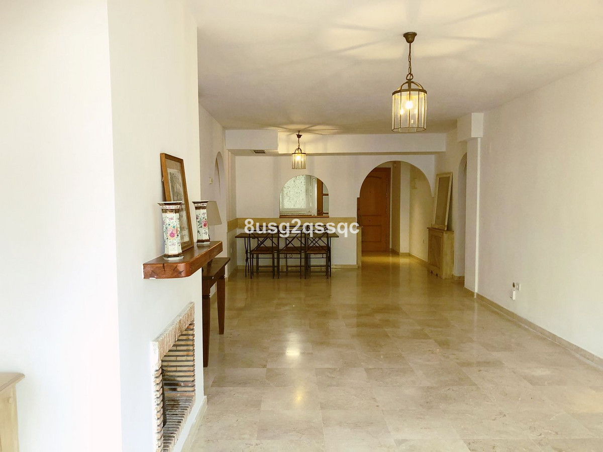https://cdn.resales-online.com/public/8usg2qssqc/properties/bb7972c99bd911eda53f0217bc231ef4/w1200/45-01c04843d290a76d467d9ac6fc2ef7a6.jpg?v=1674756887