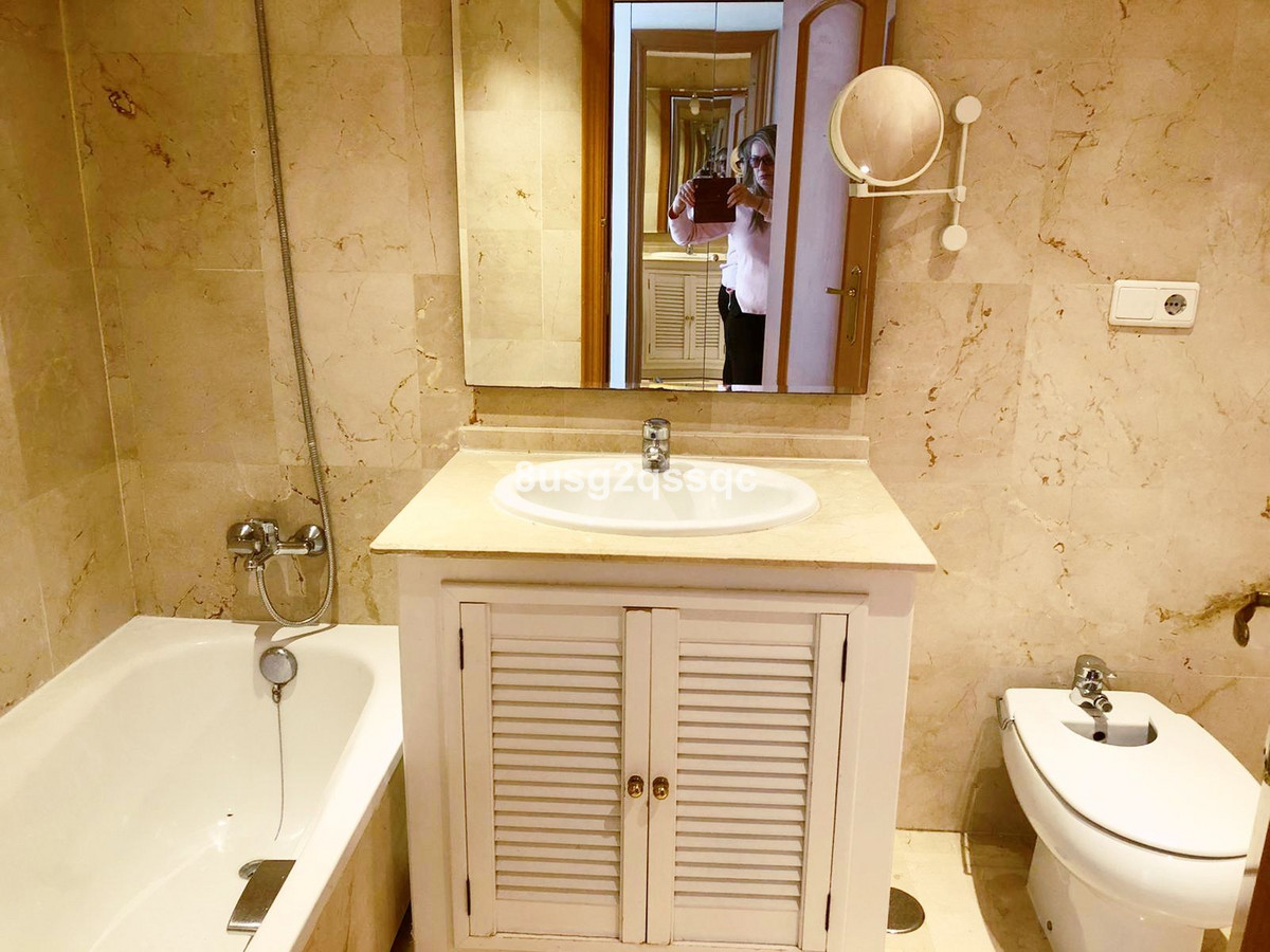 https://cdn.resales-online.com/public/8usg2qssqc/properties/bb7972c99bd911eda53f0217bc231ef4/w1200/53-3072a33e2bffe507cb146ce711615059.jpg?v=1674756887