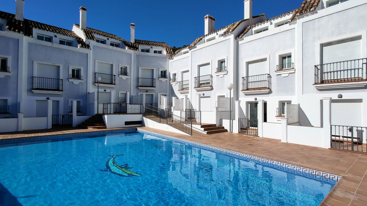 https://cdn.resales-online.com/public/vj79r8sgv9/properties/17e48b3d9bd911eda53f0217bc231ef4/w1200/1-7980e48d732b6fc85c14b43b94d2aa54.jpg?v=1674563718