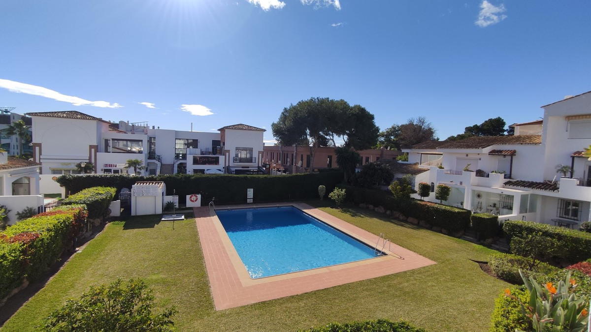 https://cdn.resales-online.com/public/a9figrji1h/properties/23375f769b1411eda53f0217bc231ef4/w1200/1-7980e48d732b6fc85c14b43b94d2aa54.jpg?v=1674481040