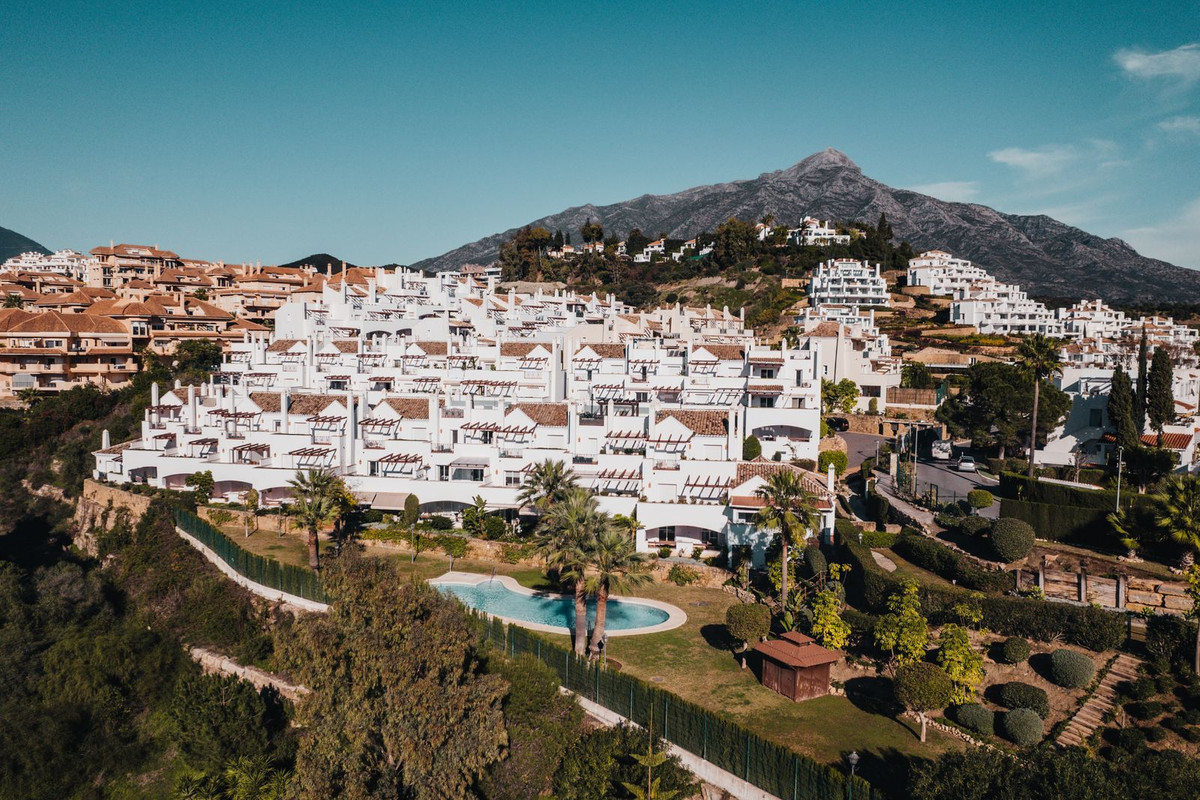 https://cdn.resales-online.com/public/dmbme36kle/properties/15eb57a695da11eda53f0217bc231ef4/w1200/1-7980e48d732b6fc85c14b43b94d2aa54.jpg?v=1673903773