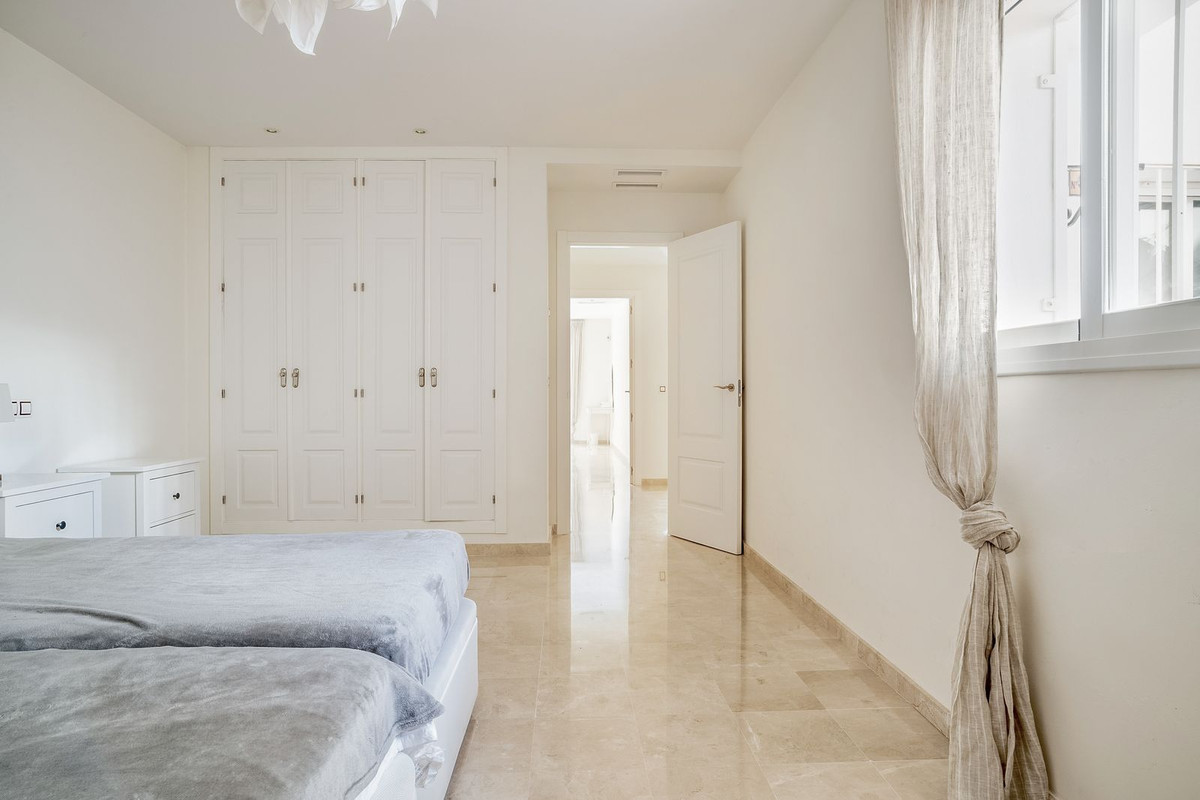 https://cdn.resales-online.com/public/dmbme36kle/properties/15eb57a695da11eda53f0217bc231ef4/w1200/13-5fd73dea700db77384c091ca9818b1a9.jpg?v=1673903773