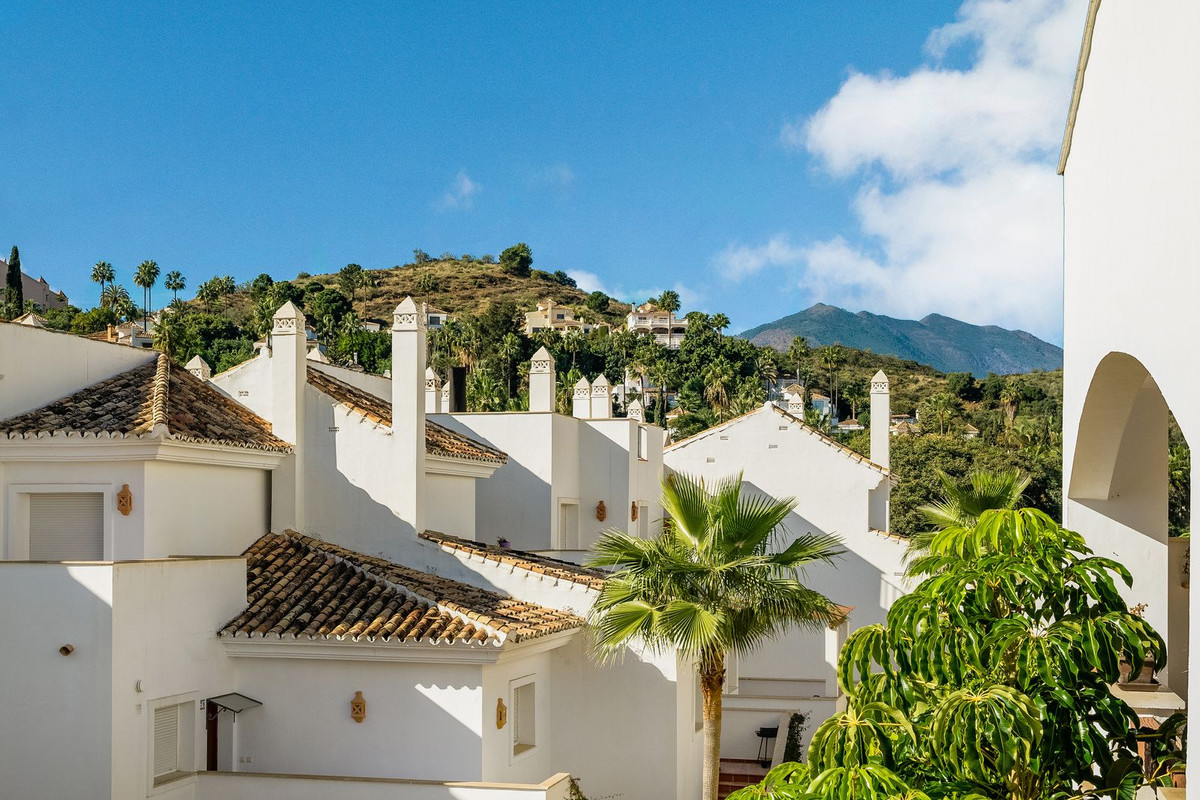 https://cdn.resales-online.com/public/dmbme36kle/properties/15eb57a695da11eda53f0217bc231ef4/w1200/14-d70dc3102c00d7be0e872dfe1c1f86d7.jpg?v=1673903773