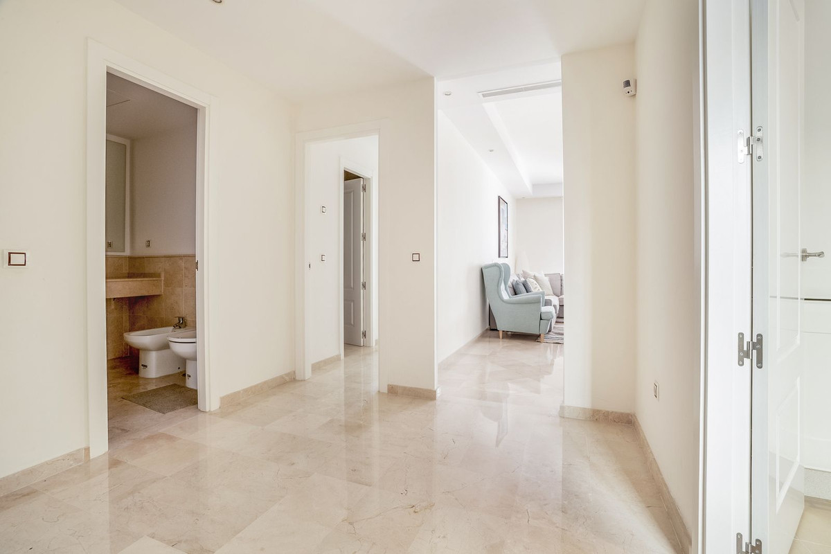 https://cdn.resales-online.com/public/dmbme36kle/properties/15eb57a695da11eda53f0217bc231ef4/w1200/7-aa4cc561180b369757c0bb4af9886cd3.jpg?v=1673903773