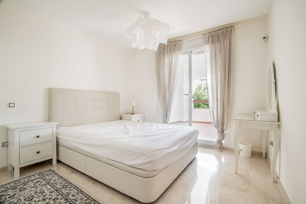 https://cdn.resales-online.com/public/dmbme36kle/properties/15eb57a695da11eda53f0217bc231ef4/w1200/8-e64a9055bba3e77ac8aca3b893cdf826.jpg?v=1673903773