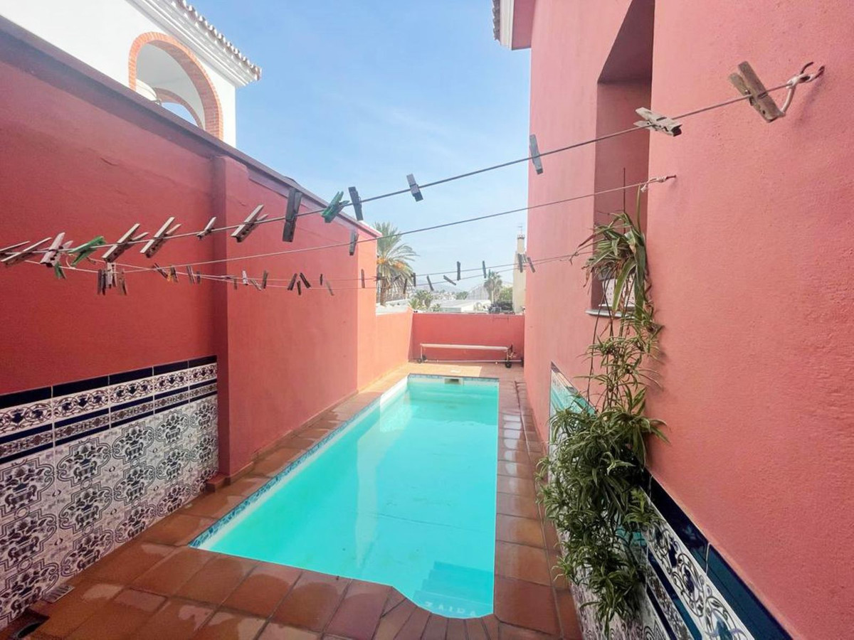 https://cdn.resales-online.com/public/u6447mvlgg/properties/0f262bad4ed511ed98460217bc231ef4/w1200/16-ec67b526875bf0124b6ce4328a754439.jpg?v=1666095548
