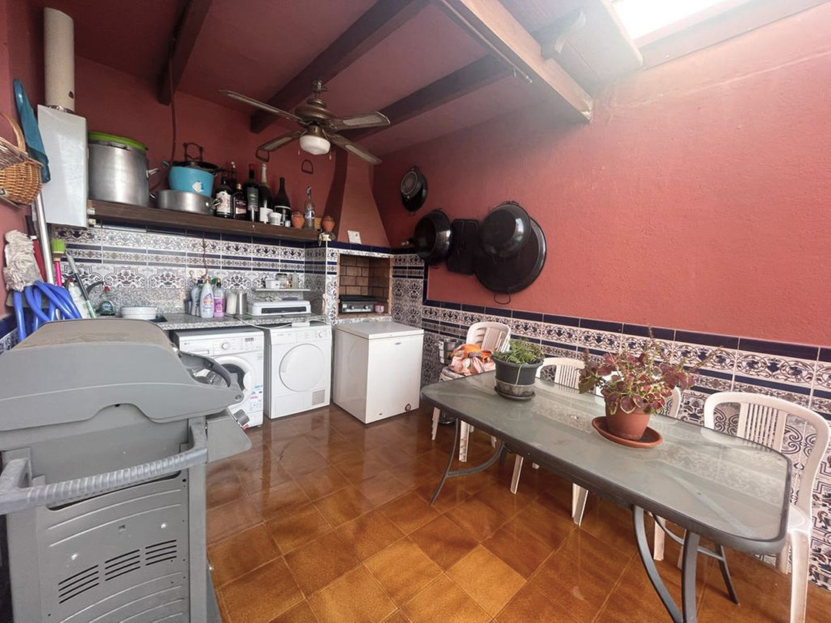 https://cdn.resales-online.com/public/u6447mvlgg/properties/0f262bad4ed511ed98460217bc231ef4/w1200/17-dd5fcd4f0eb487dfa3803f7e20814c0e.jpg?v=1666095548