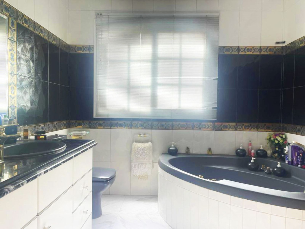 https://cdn.resales-online.com/public/u6447mvlgg/properties/0f262bad4ed511ed98460217bc231ef4/w1200/19-d0ed7da2012a09046d307c195d98e7d6.jpg?v=1666095548