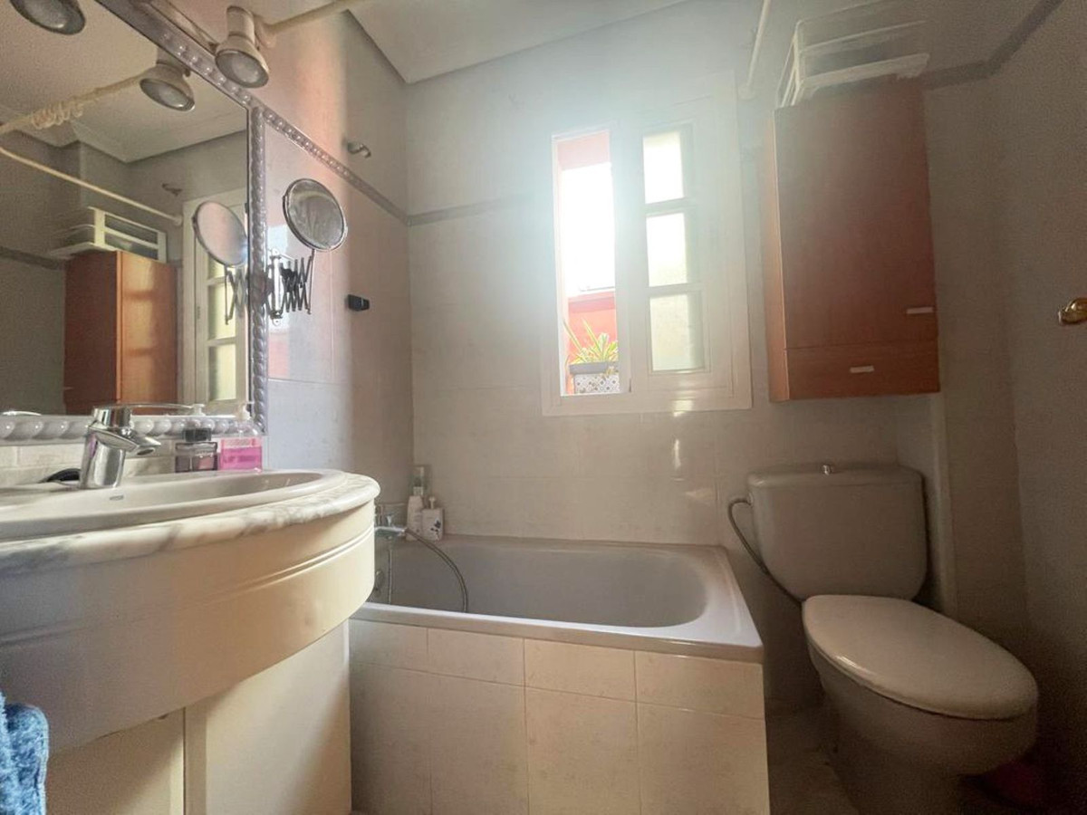 https://cdn.resales-online.com/public/u6447mvlgg/properties/0f262bad4ed511ed98460217bc231ef4/w1200/21-2c707e7c511429b4f8ec4ee5f221ddb6.jpg?v=1666095548