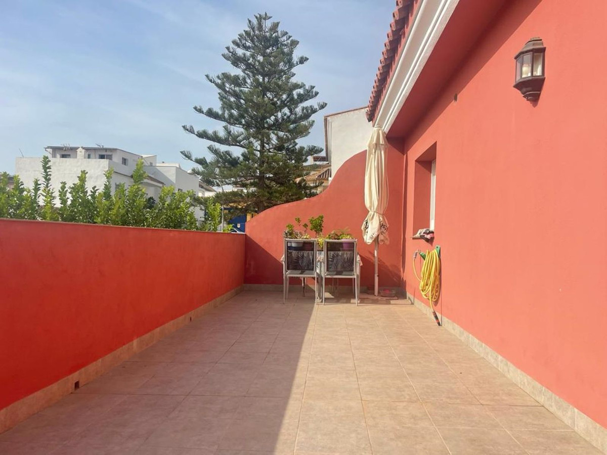 https://cdn.resales-online.com/public/u6447mvlgg/properties/0f262bad4ed511ed98460217bc231ef4/w1200/24-613bbc26f32d7013d348ef202dd30a43.jpg?v=1666095548