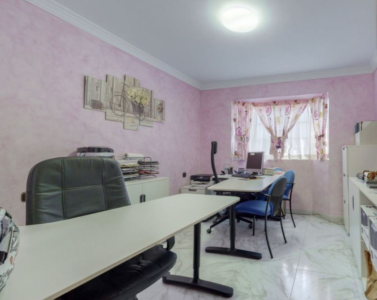 https://cdn.resales-online.com/public/u6447mvlgg/properties/0f262bad4ed511ed98460217bc231ef4/w1200/8-e64a9055bba3e77ac8aca3b893cdf826.jpg?v=1666095548