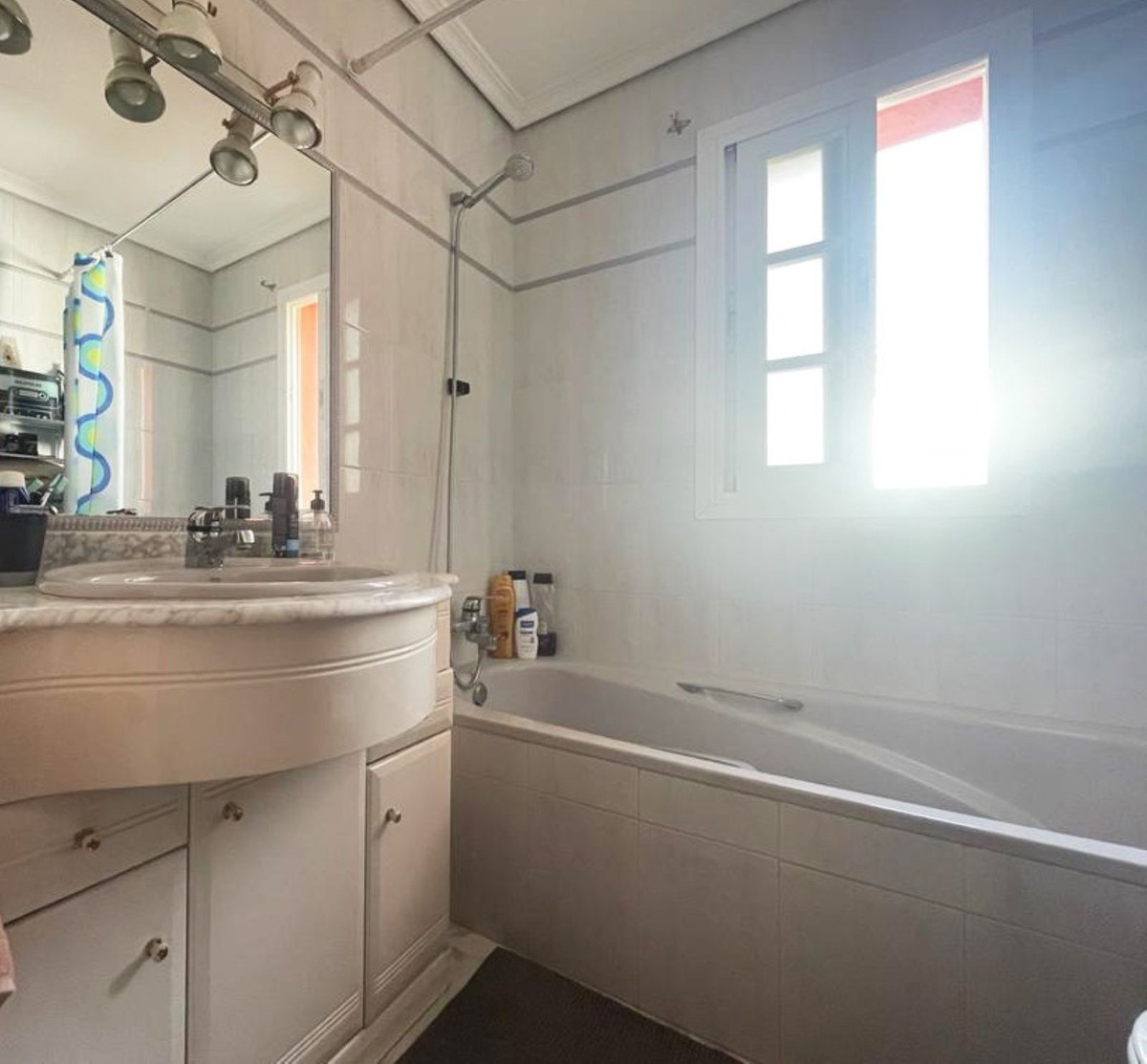 https://cdn.resales-online.com/public/u6447mvlgg/properties/0f262bad4ed511ed98460217bc231ef4/w1200/10-bb915d1cb19341576dcdc994b81ab9c5.jpg?v=1666095548
