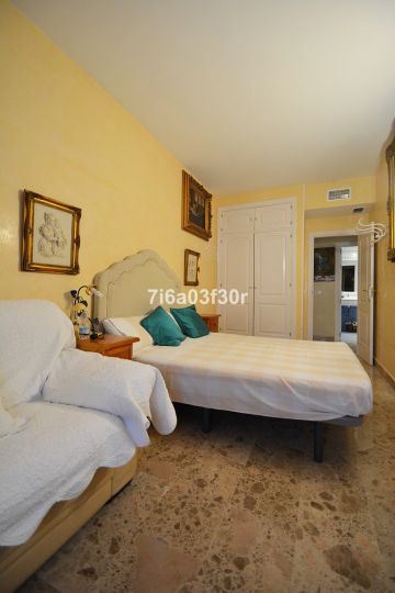 https://cdn.resales-online.com/public/7i6a03f30r/properties/fa65cbf8325911eca97d0217bc231ef4/w1200/7-aa4cc561180b369757c0bb4af9886cd3.jpg?v=1635254161