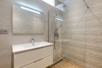 https://cdn.resales-online.com/public/y319akz17d/properties/24a7da32f82011ea828306907717b01e/w1200/17-dd5fcd4f0eb487dfa3803f7e20814c0e.jpg?v=1672144749