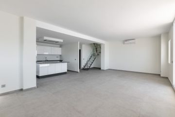 https://cdn.resales-online.com/public/y319akz17d/properties/24a7da32f82011ea828306907717b01e/w1200/6-241328e1bcc9c0d8ce1222beb6c967a8.jpg?v=1672144749