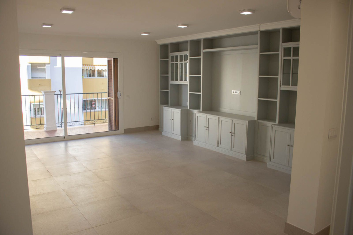 https://cdn.resales-online.com/public/81e37n4bfb/properties/d09cc1289e2311eda53f0217bc231ef4/w1200/1-7980e48d732b6fc85c14b43b94d2aa54.jpg?v=1674833811