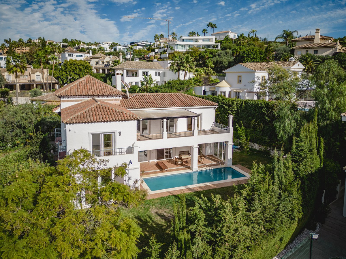 https://cdn.resales-online.com/public/b40qm79u9c/properties/633b924f971c11eda53f0217bc231ef4/w1200/1-7980e48d732b6fc85c14b43b94d2aa54.jpg?v=1674239509
